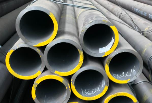 山東合金鋼管的耐高溫和耐低溫性能顯著優于普通鋼管